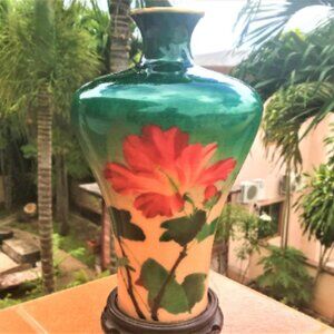 Red Hibiscus Cloisonne Meiping Vase by KUMENO TEITARO (Musen Shippo Wireless)
